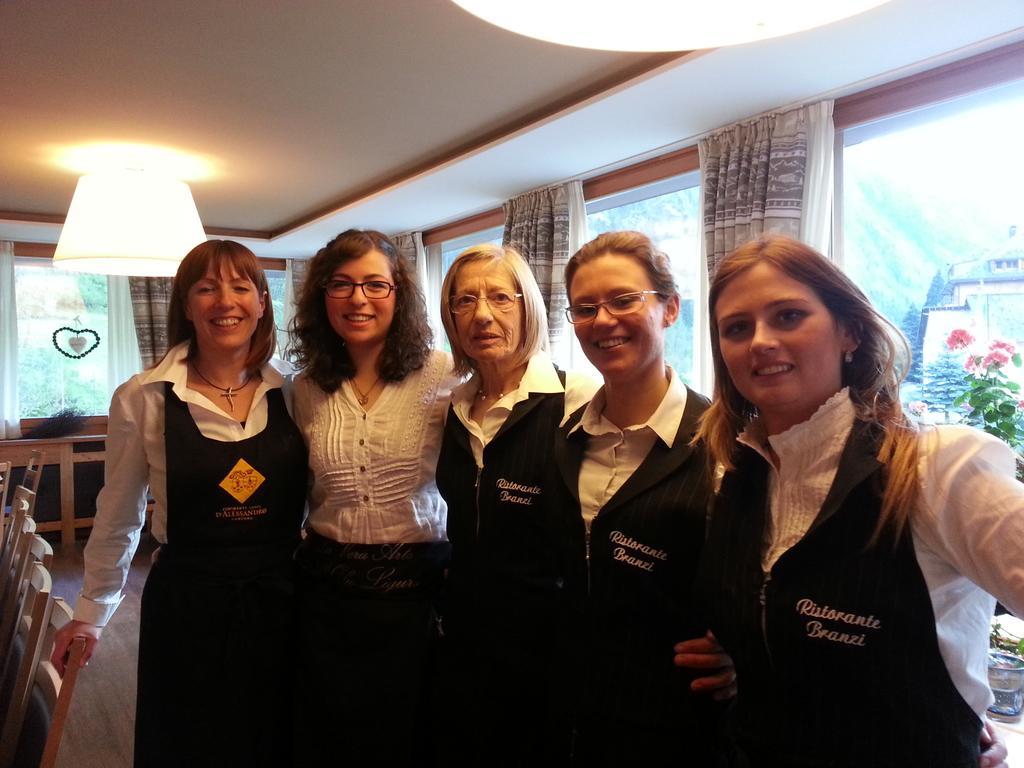 ברנזי Hotel Pedretti מראה חיצוני תמונה