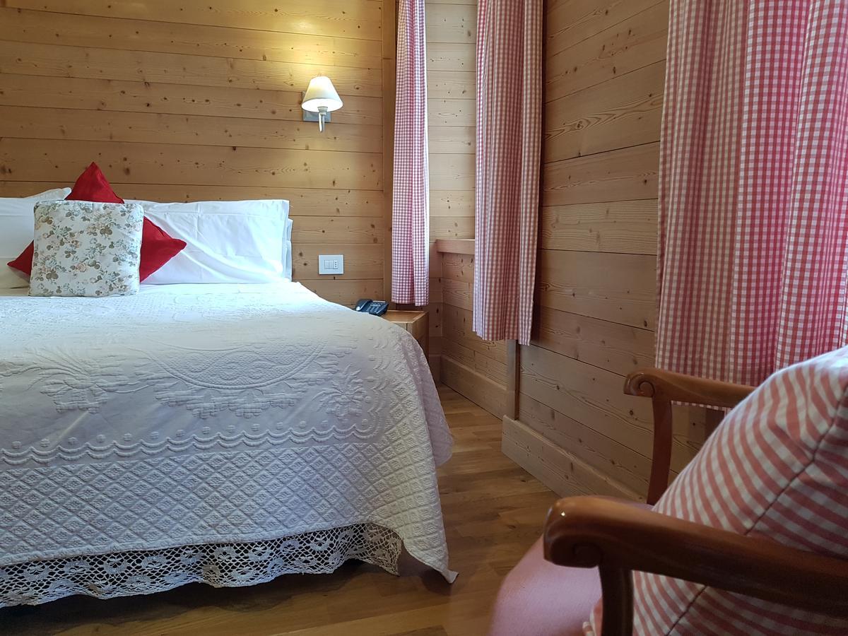 ברנזי Hotel Pedretti מראה חיצוני תמונה